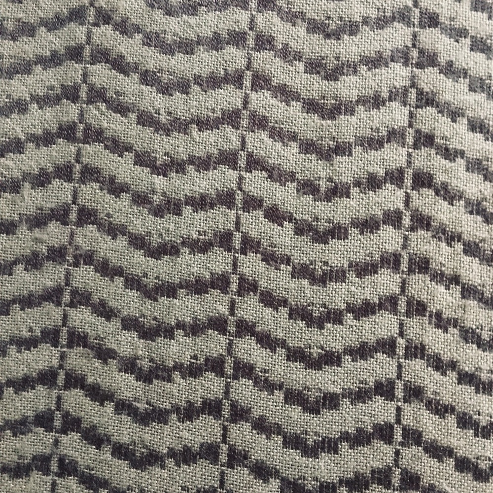 Herringbone lightweight wool scarf
2 sides
